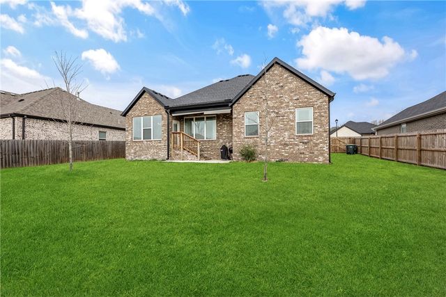 2705 S Angels Road, Fayetteville, AR 72701