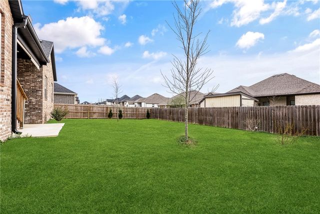 2705 S Angels Road, Fayetteville, AR 72701