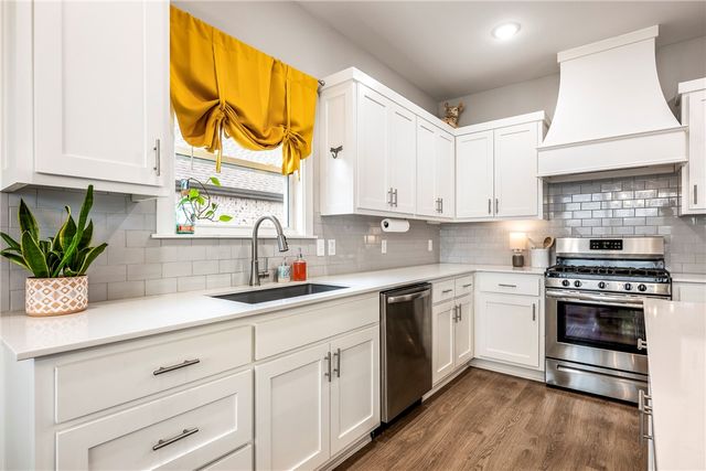 2705 S Angels Road, Fayetteville, AR 72701