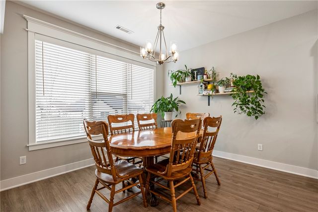 2705 S Angels Road, Fayetteville, AR 72701