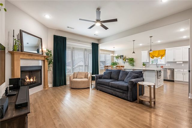 2705 S Angels Road, Fayetteville, AR 72701