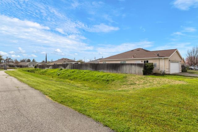 365 J St, Biggs, CA 95917