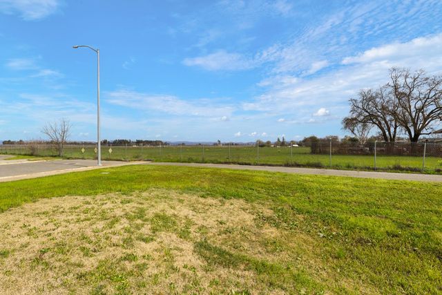 365 J St, Biggs, CA 95917