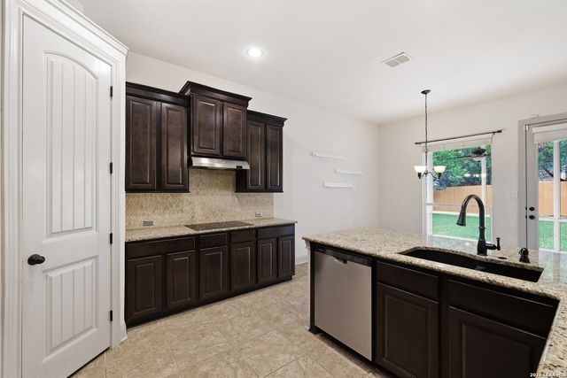 5815 Cedar Hill Way, San Antonio, TX 78253