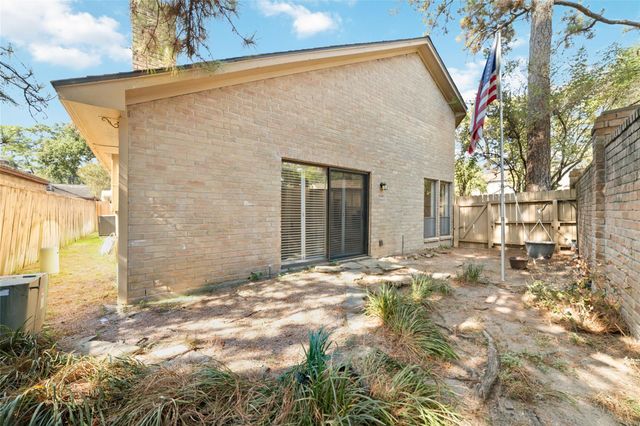 154 NE Old Bridge Lake, Houston, TX 77069