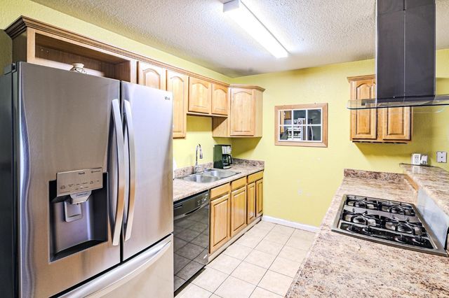 205 Carmillita Way, Modesto, CA 95354