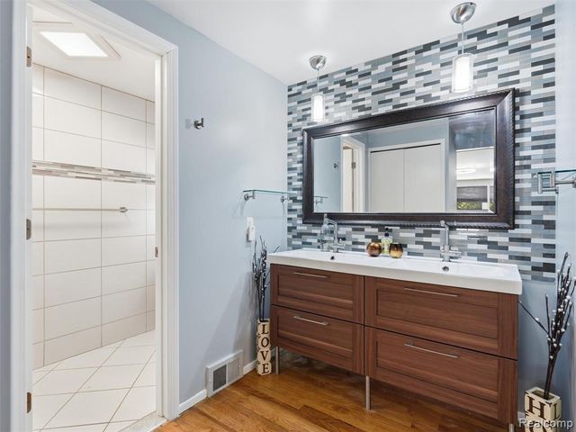 2921 Baylis Drive, Ann Arbor, MI 48108