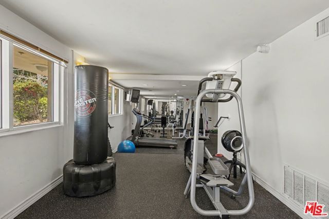 1278 S Camden Drive 303, Los Angeles, CA 90035