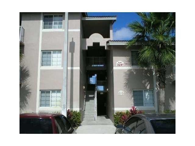 3241 Sabal Palm Manor 104, Davie, FL 33024
