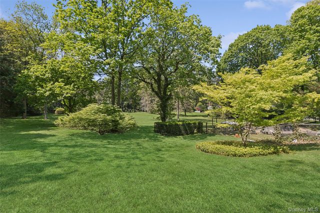 94 Cove Road, Oyster Bay Cove, NY 11771