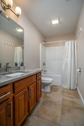 6524 International Drive, Bettendorf, IA 52722