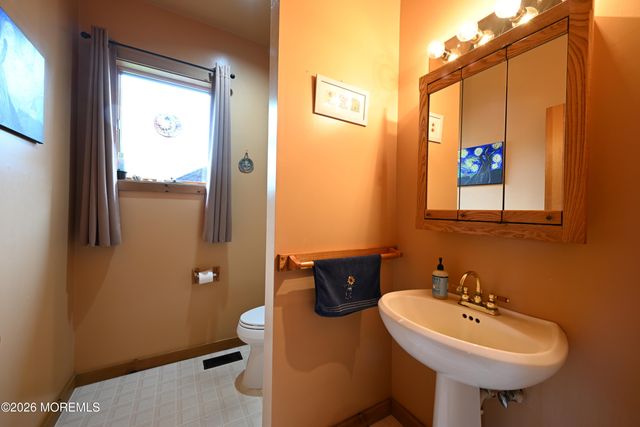 20 Hluchy Road, Robbinsville, NJ 08691