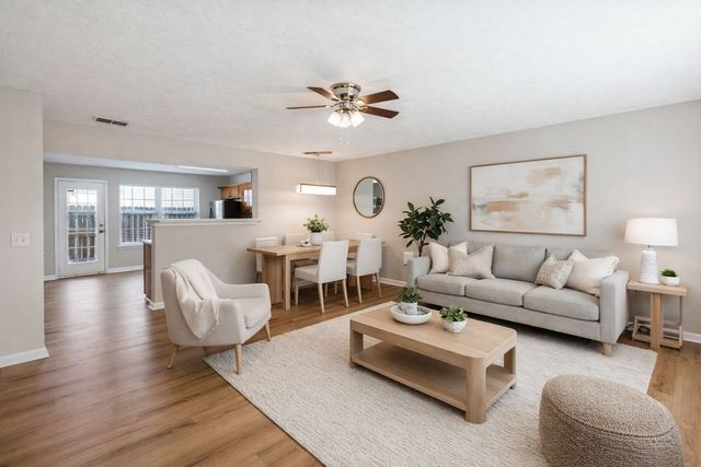 8007 Mickey Katz Cir, La Vergne, TN 37086