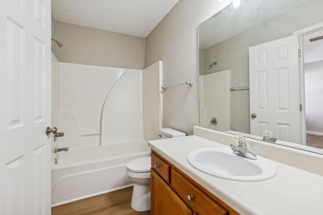 8007 Mickey Katz Cir, La Vergne, TN 37086