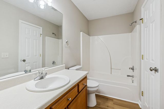 8007 Mickey Katz Cir, La Vergne, TN 37086