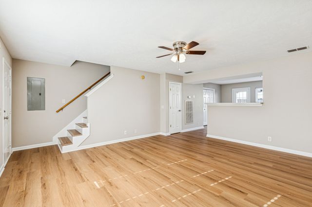 8007 Mickey Katz Cir, La Vergne, TN 37086