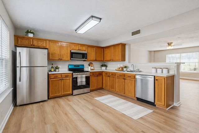 8007 Mickey Katz Cir, La Vergne, TN 37086