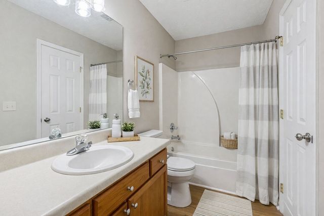 8007 Mickey Katz Cir, La Vergne, TN 37086