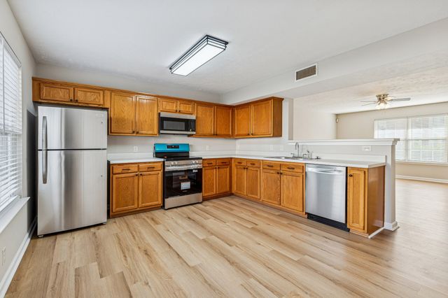 8007 Mickey Katz Cir, La Vergne, TN 37086