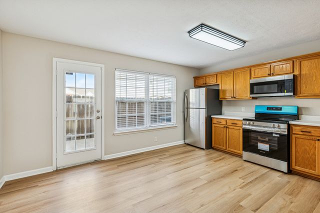 8007 Mickey Katz Cir, La Vergne, TN 37086