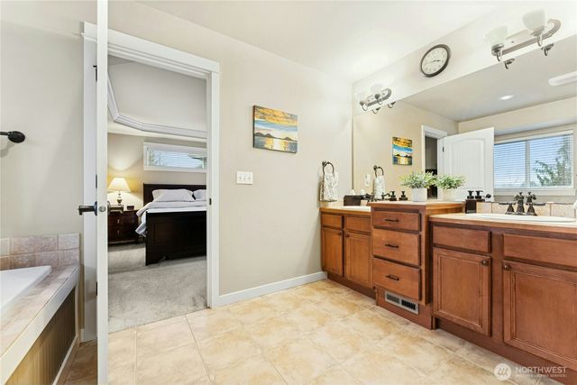 17502 138th Avenue Ct E, Puyallup, WA 98374