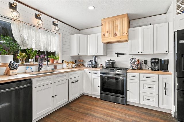 406 South Main Street, Burrillville, RI 02859