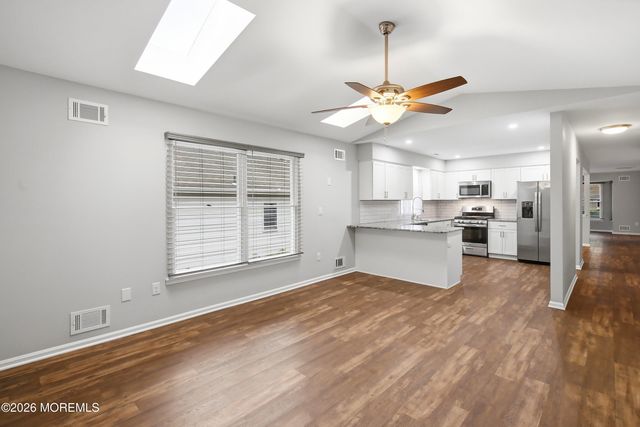 1486 Sanish Court, Toms River, NJ 08755
