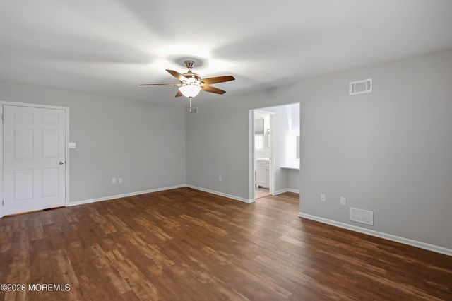 1486 Sanish Court, Toms River, NJ 08755