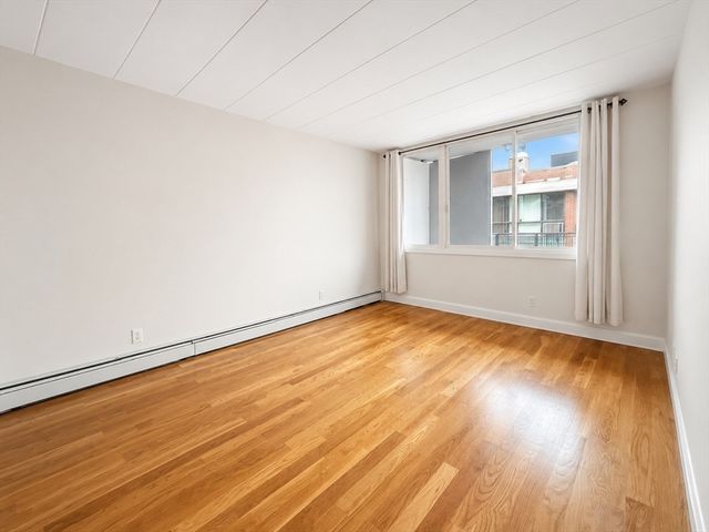 345 Harvard St 3B, Cambridge, MA 02138