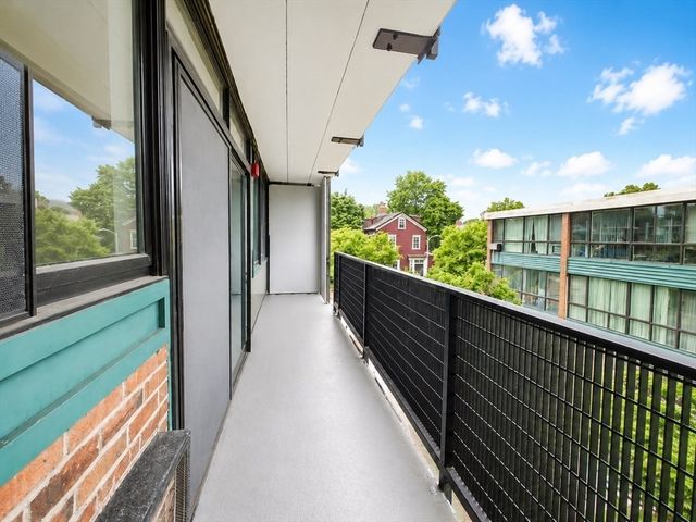 345 Harvard St 3B, Cambridge, MA 02138