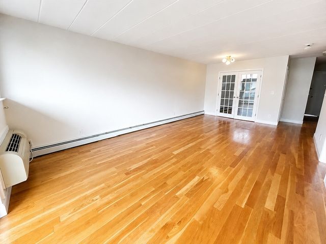 345 Harvard St 3B, Cambridge, MA 02138