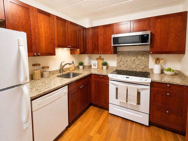 345 Harvard St 3B, Cambridge, MA 02138