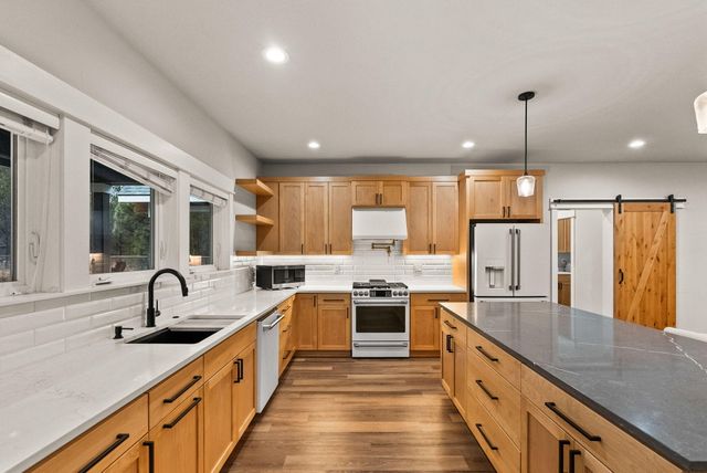 17008 Sharp Drive, Bend, OR 97707