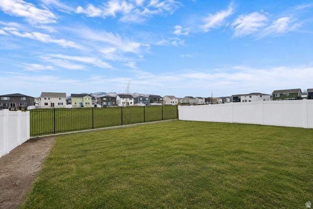 143 E ARCADE DR, Saratoga Springs, UT 84045