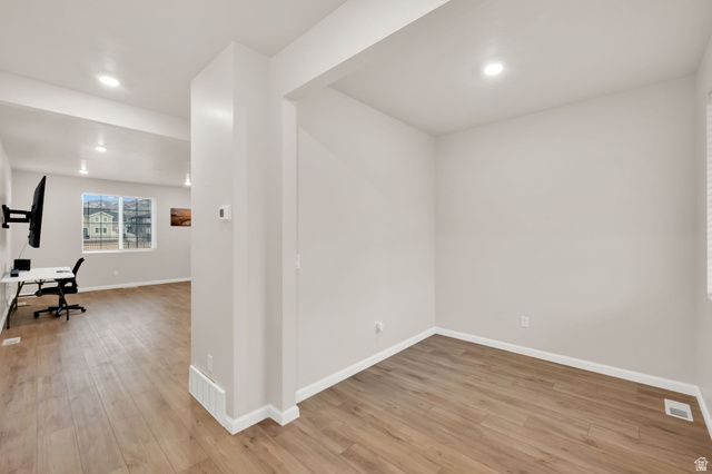 143 E ARCADE DR, Saratoga Springs, UT 84045