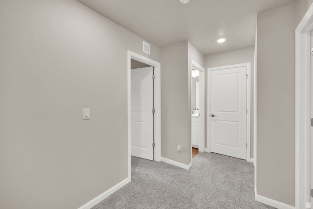 Image 12 of property listing at 143 E ARCADE DR, Saratoga Springs, UT 84045