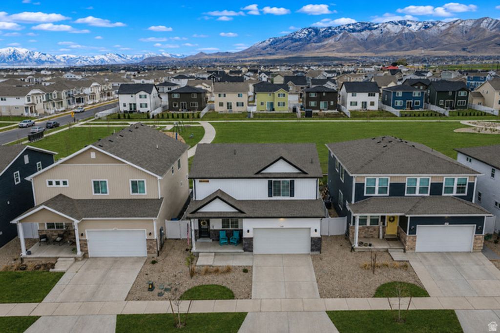 Image 26 of property listing at 143 E ARCADE DR, Saratoga Springs, UT 84045