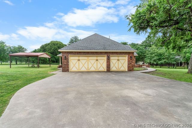 1712 Beach Landing Drive, Kingston, OK 73439