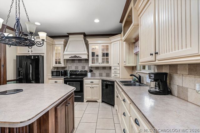 1712 Beach Landing Drive, Kingston, OK 73439