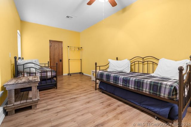 1712 Beach Landing Drive, Kingston, OK 73439