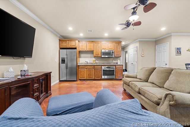 1712 Beach Landing Drive, Kingston, OK 73439