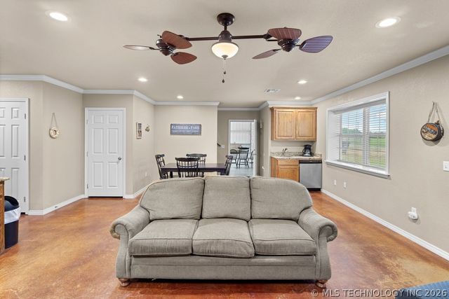 1712 Beach Landing Drive, Kingston, OK 73439