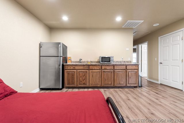 1712 Beach Landing Drive, Kingston, OK 73439