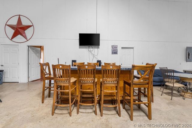1712 Beach Landing Drive, Kingston, OK 73439