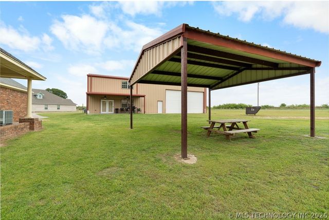 1712 Beach Landing Drive, Kingston, OK 73439