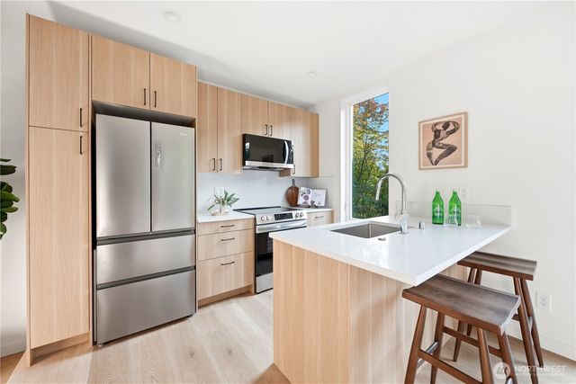 4907 SW Canada Drive, Seattle, WA 98136
