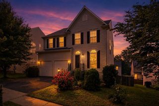 8016 TOWERING OAK WAY, Manassas, VA 20111