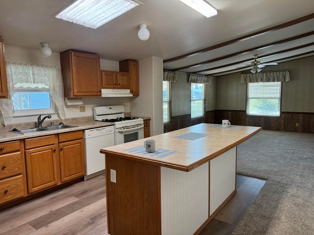 2300 W Morton Avenue Sp. 135, Porterville, CA 93257