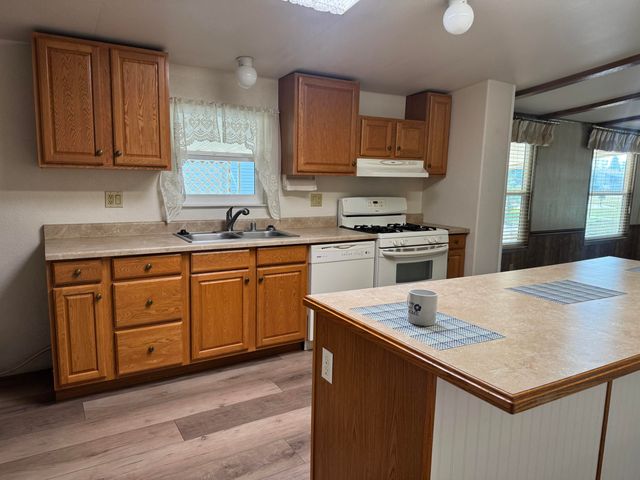 2300 W Morton Avenue Sp. 135, Porterville, CA 93257