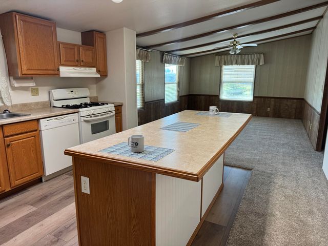 2300 W Morton Avenue Sp. 135, Porterville, CA 93257